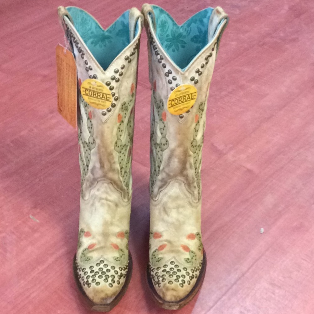 Corral cowboy boots